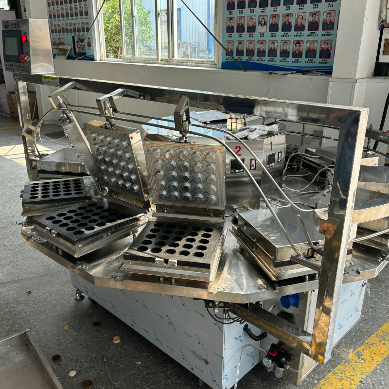 Équipement de production automatique de fonds de tarte et de biscuits